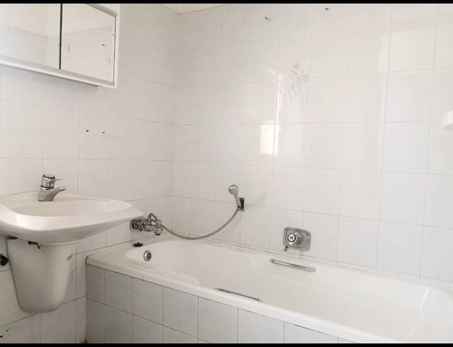 2 BEDROOM APARTMENT TO LET IN NIEUW MUCKLENEUK